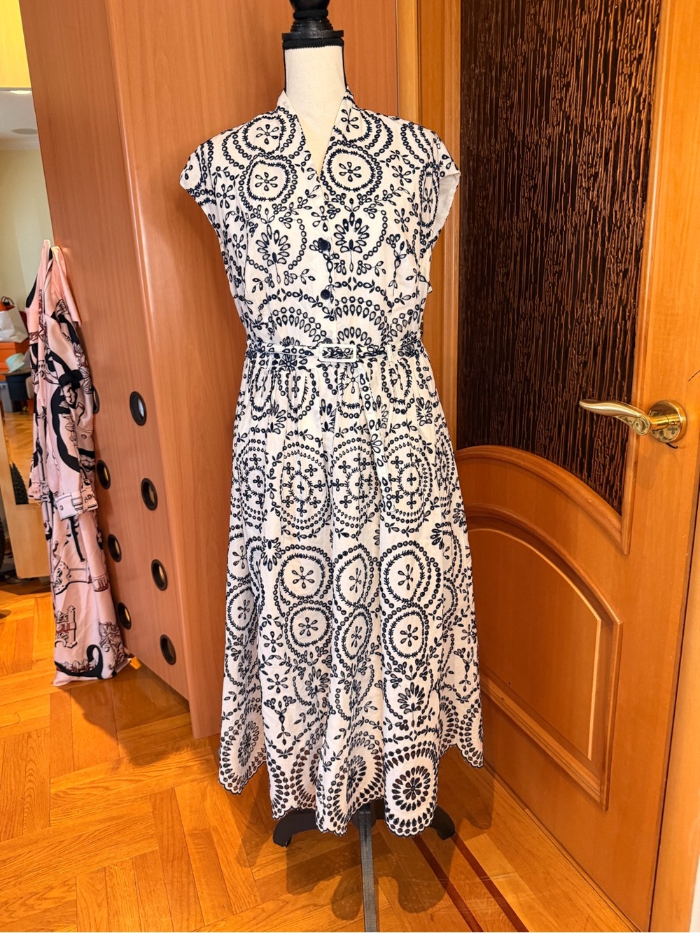 Zara ZW collection Embroidery belted Dress White & Dark navy Sz XL - Picture 8 of 16